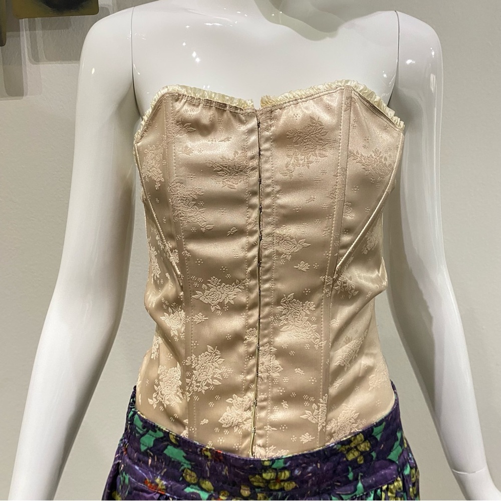 Jump Apparel Brand Cream Floral Corset Top Size Medium Moderate Compression